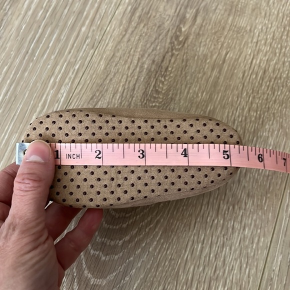 NEW Old Navy Dressy Tan Shoes with Soft Soles (18-24 mos) - Picture 7 of 7